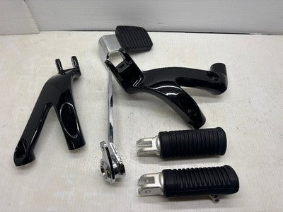 Harley-Davidson Breakout FXBRS OEM Footpegs Rearsets Brake Pedal Set