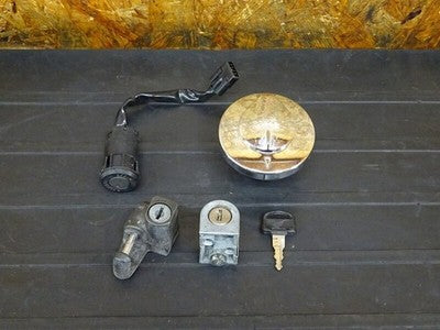 Honda XR100 Motard Ignition Key Set Tank Cap Handle Lock HD13-1100