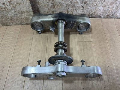 Suzuki TL1000R VT52A-100 Steering Stem Top Bridge