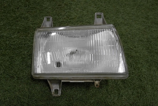 Mazda UF66M Proceed Marvie Cab Plus Late Model Right Headlight KOITO 100-61795