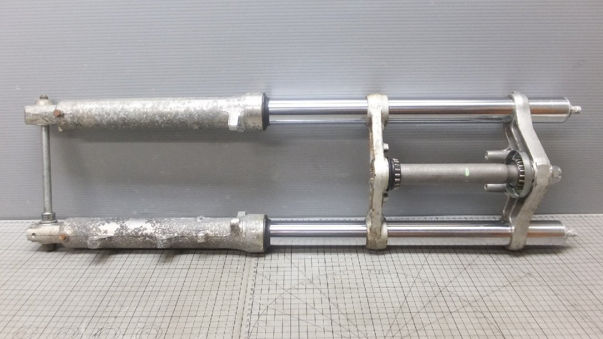 Yamaha TZR250 1KT Front Fork 39mm Stem Triple Tree Top Bridge Axle Shaft