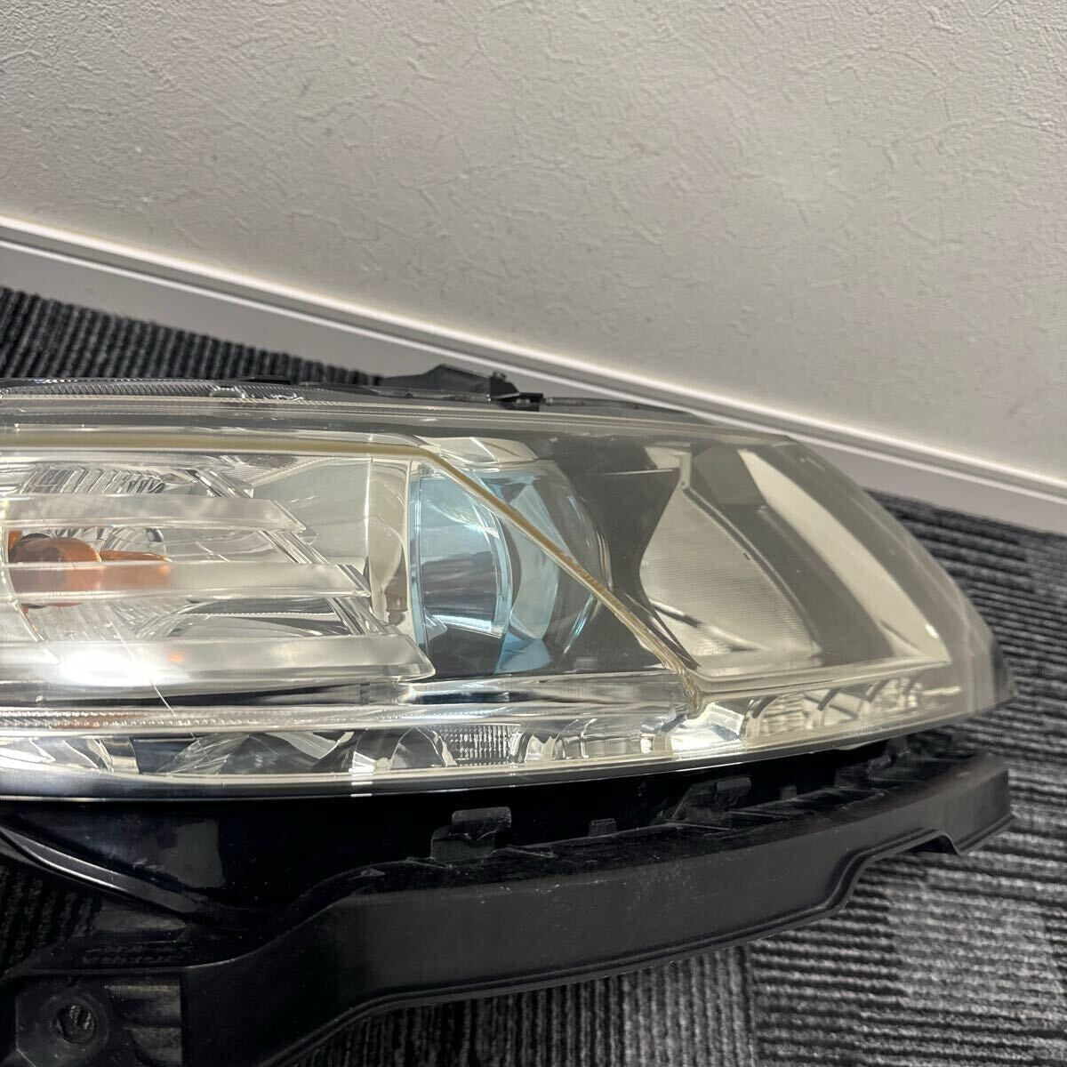 Honda CRZ CR-Z ZF ZF1 ZF2 HID Right Headlight KOITO 100-22010 OEM Genuine JDM