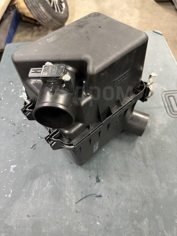 17700-37241 TOYOTA Genuine LAND CRUISER Air Cleaner Assy