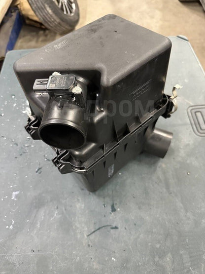17700-37241 TOYOTA Genuine LAND CRUISER Air Cleaner Assy