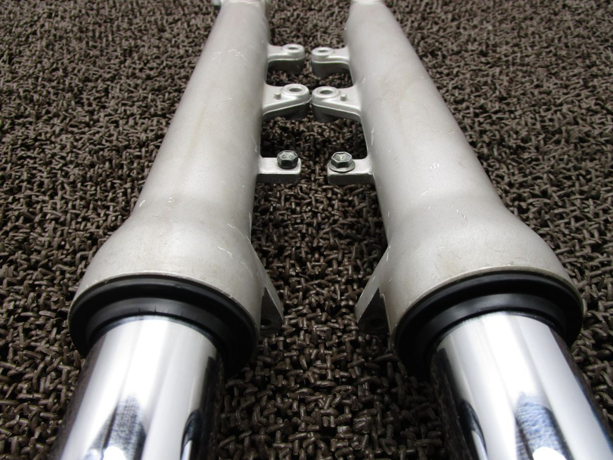 Suzuki GSF750 GR7EA Front Fork 41mm