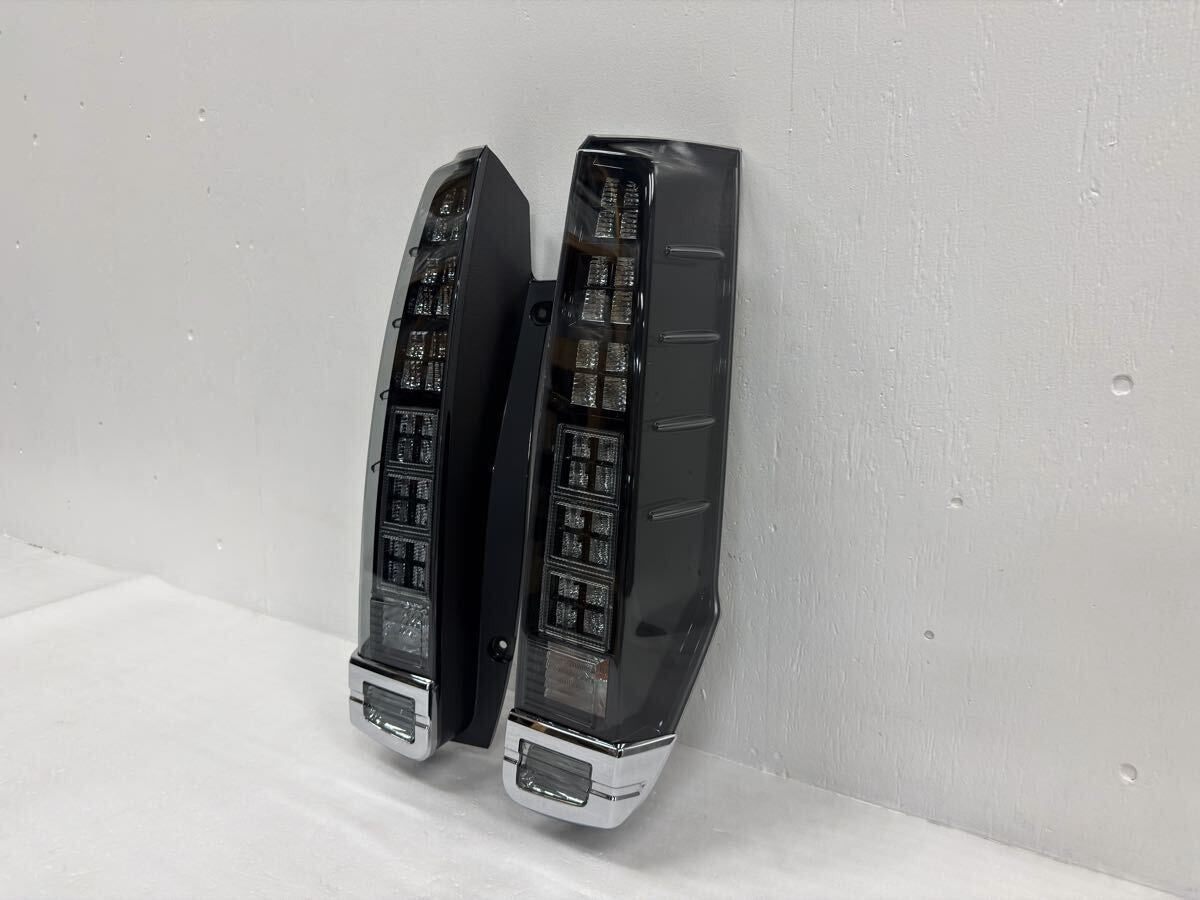 Toyota Voxy Noah Esquire ZRR80 ZWR80 2014–2017 Tail Light Lamp JDM OEM Genuine