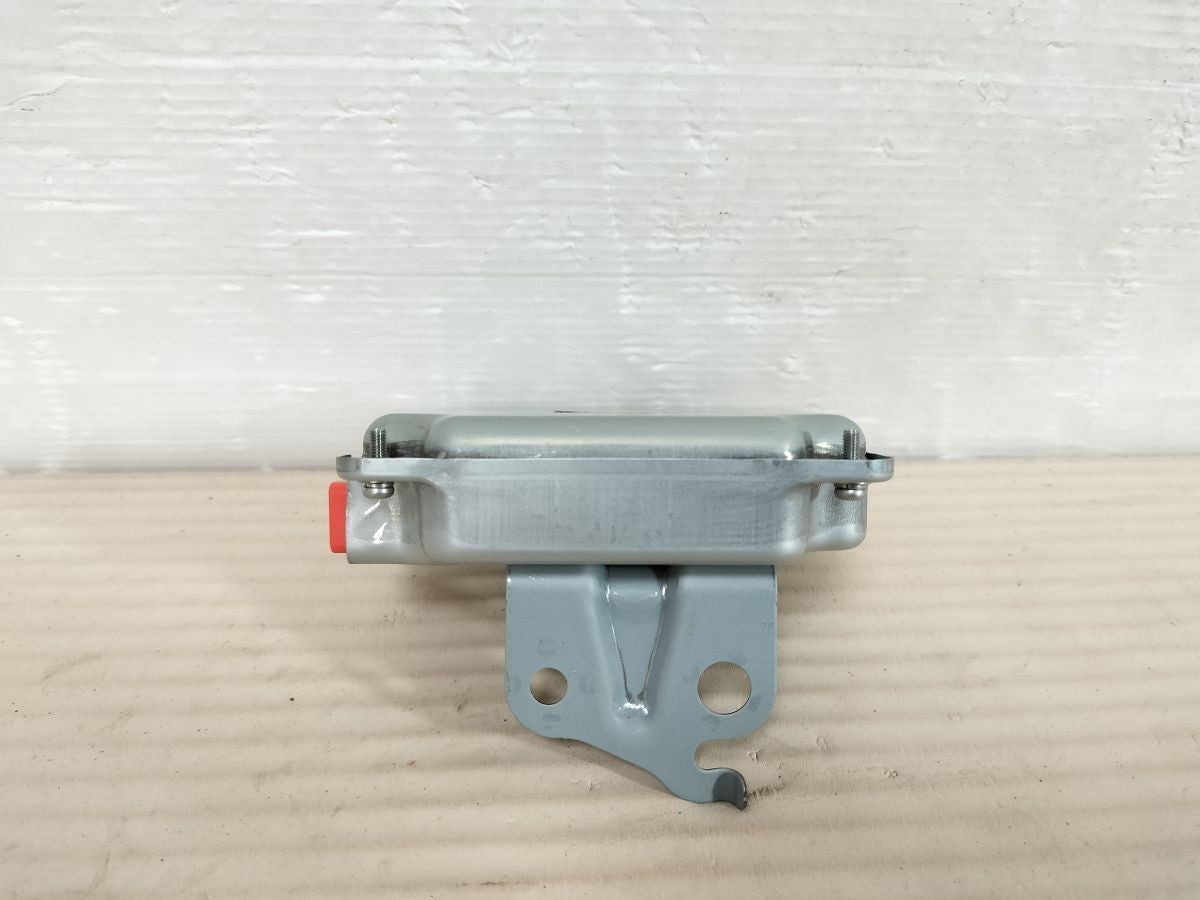Toyota Prius XW30 ZVW30 Lexus CT200h 2009-2015 Voltage Sensor 89892-47020 OEM