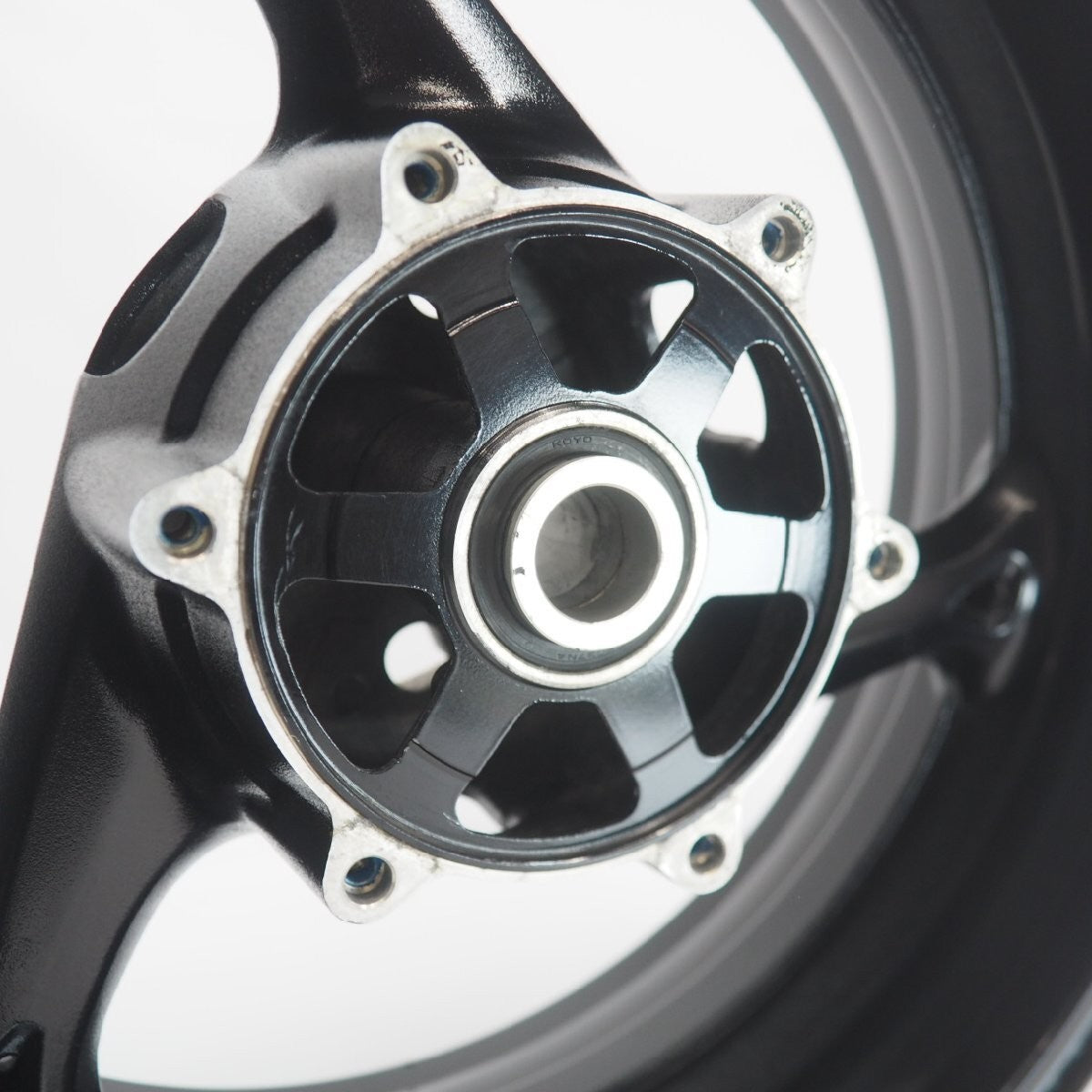 Suzuki Hayabusa GSX1300R GX72A 2008-2019 Rear Wheel 17x6.00 OEM