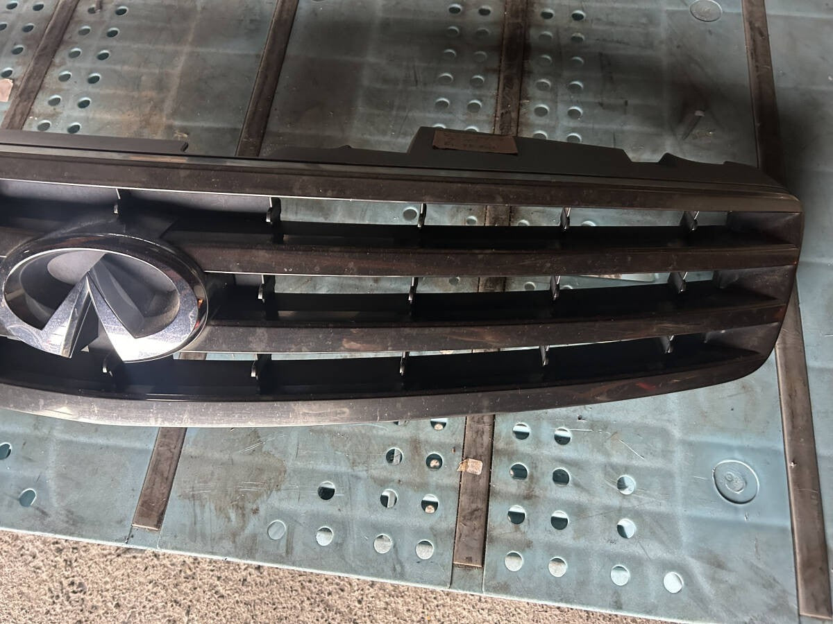 Nissan Skyline V35 Infiniti G35 Grille JDM OEM Genuine