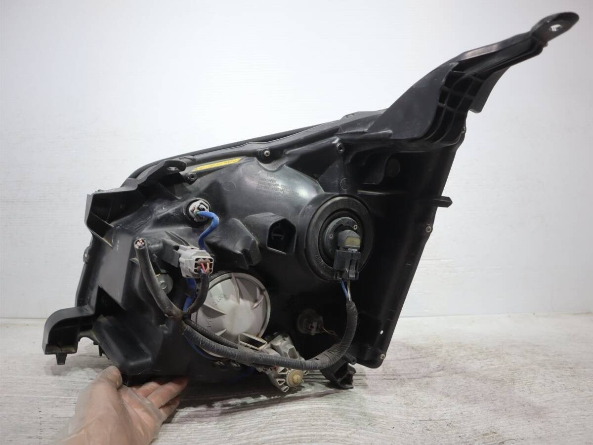 Toyota NOAH ZRR70G ZRR75 Early Model Headlight KOITO 28-201 Genuine OEM JDM