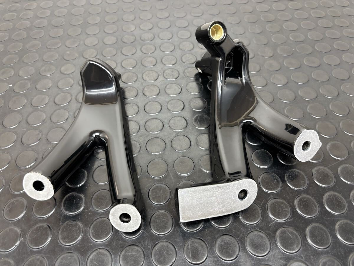 Harley-Davidson FLSB Sport Glide 2018-2024 Footpeg Mount Bracket Genuine OEM