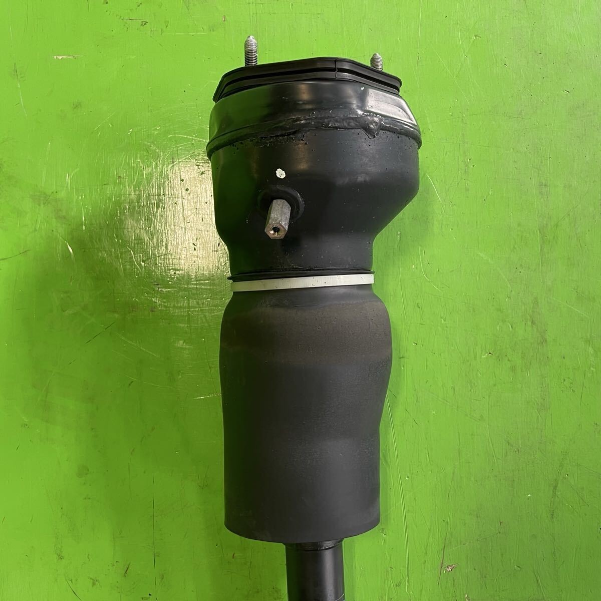Lexus LS400 Toyota Celsior UCF20 21 Right Rear Air Suspension Shock 48080-50100