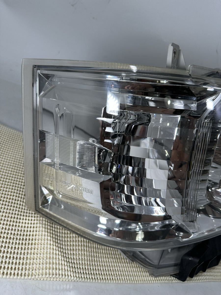 Toyota HiAce TRH KDH GDH 200 Series Right LED Headlight KOITO 26-137 OEM 2013-
