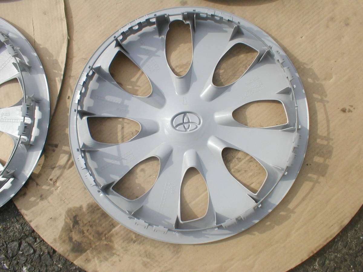 TOYOTA Genuine WHEEL COVER 4 PIECES 15" 42602-52540 JDM Prius C Used JDM
