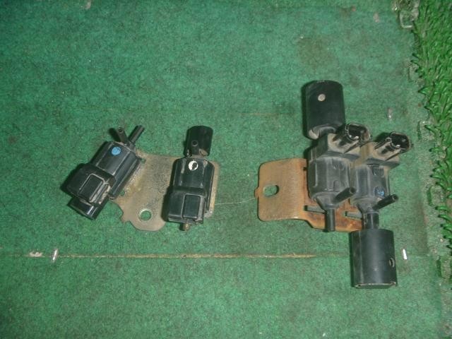 Mitsubishi Minicab U42T 1991-1999 Vacuum Switching Solenoid Valve Genuine OEM