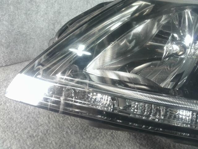 Honda CR-Z DAA-ZF1 Left Headlight Koito 100-22010 33151-SZT-J12