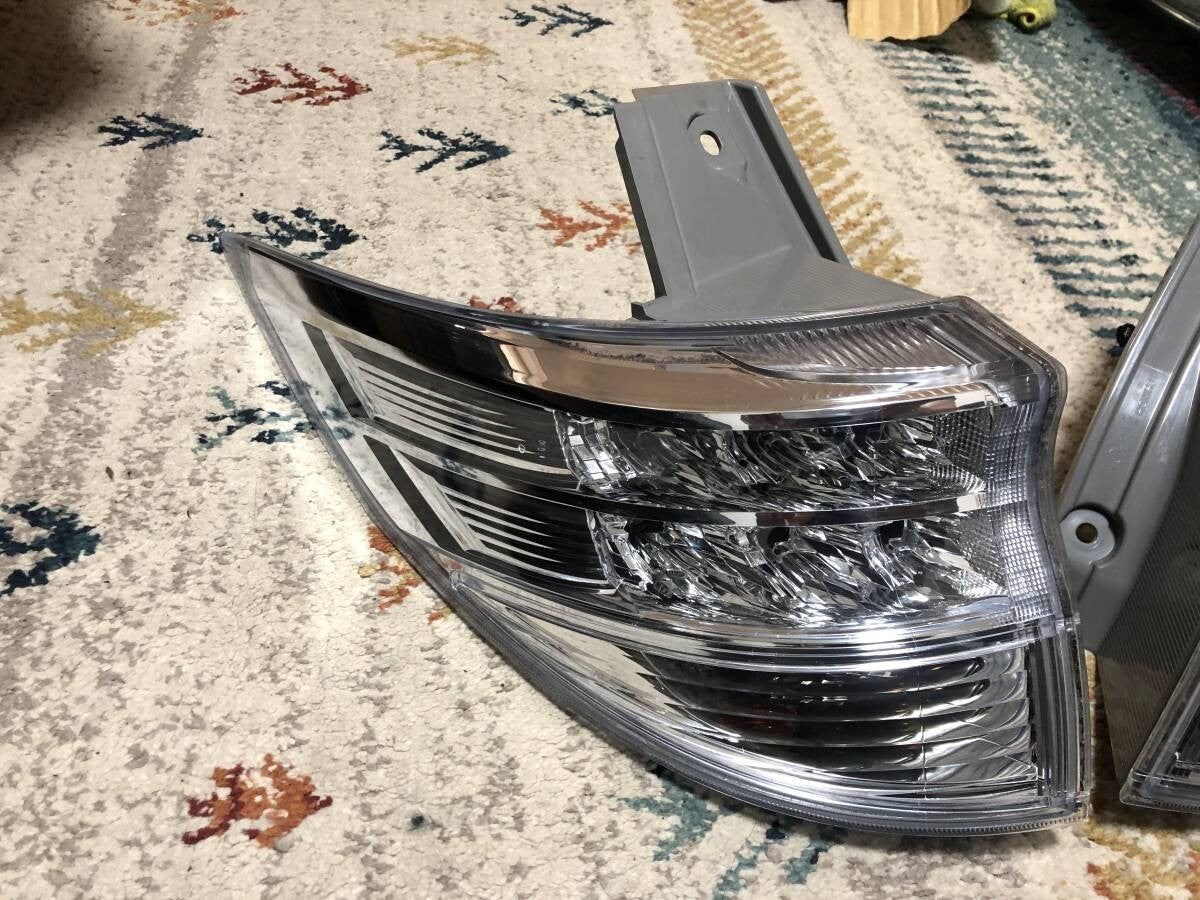 Toyota Estima Previa AHR20W ACR50W 2008-2016 Clear Tail Light Lamp OEM JDM