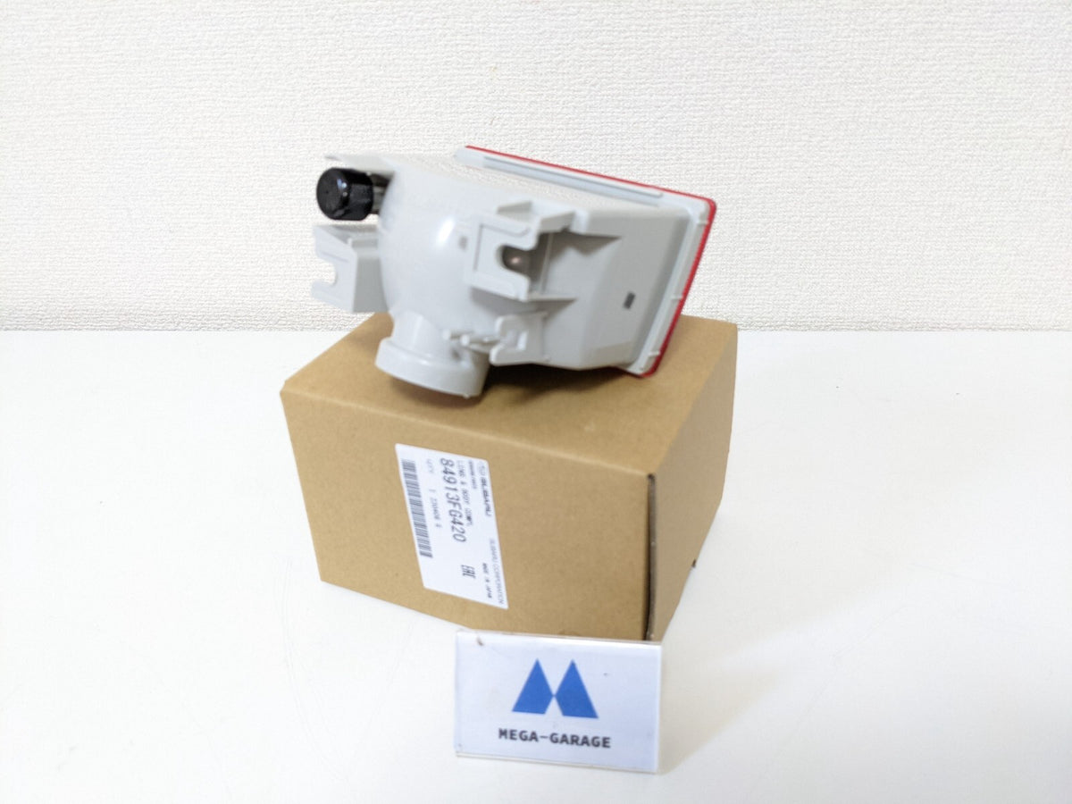 84913FG420 SUBARU LENS&BODY COMPL GENUINE