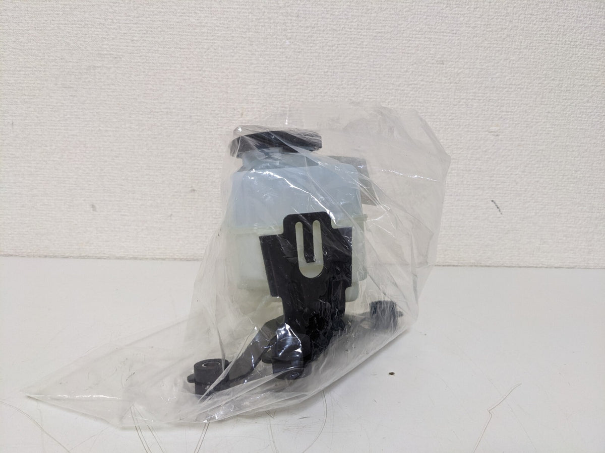 44360-60210 GENUINE TOYOTA Land Cruiser UJZ100 LX470 Power Steering Pump Reservo