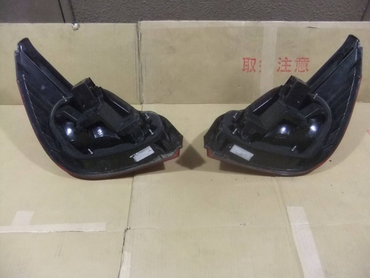 BMW 5 Series E60 2004-2007 Taillight Left Right 7165737 7165738 Genuine OEM
