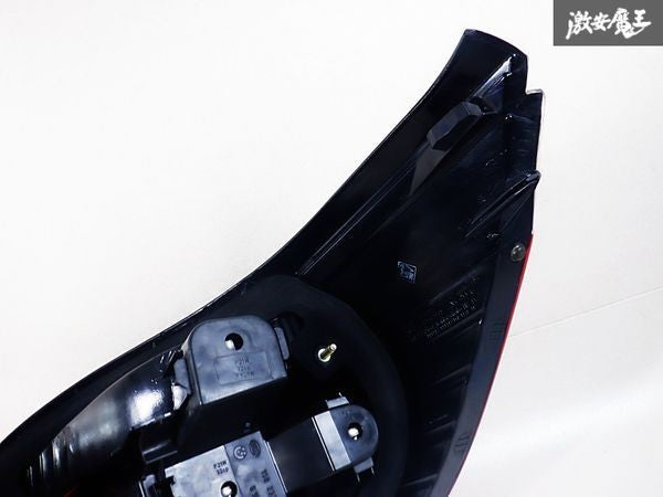 BMW 5 Series E60 525i 2004-2007 Left Tail Light Lamp 7165737 OEM Genuine