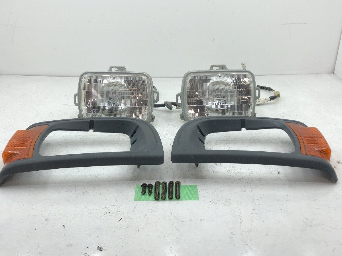 Mitsubishi Minicab U42T Headlight and Cover Trim blinker turn signal