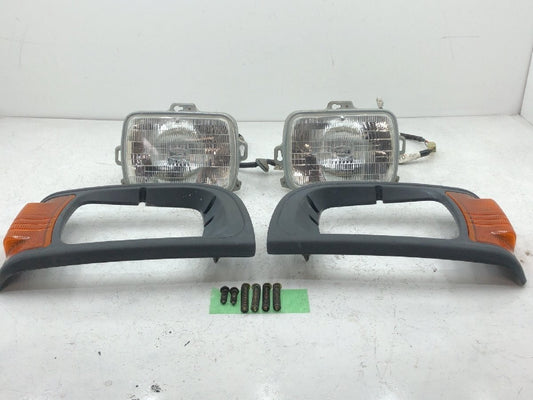 Mitsubishi Minicab U42T Headlight and Cover Trim blinker turn signal