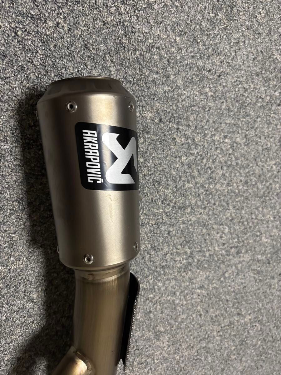 AKRAPOVIC Slip-On Titanium Muffler for BMW S1000R 2017-2020
