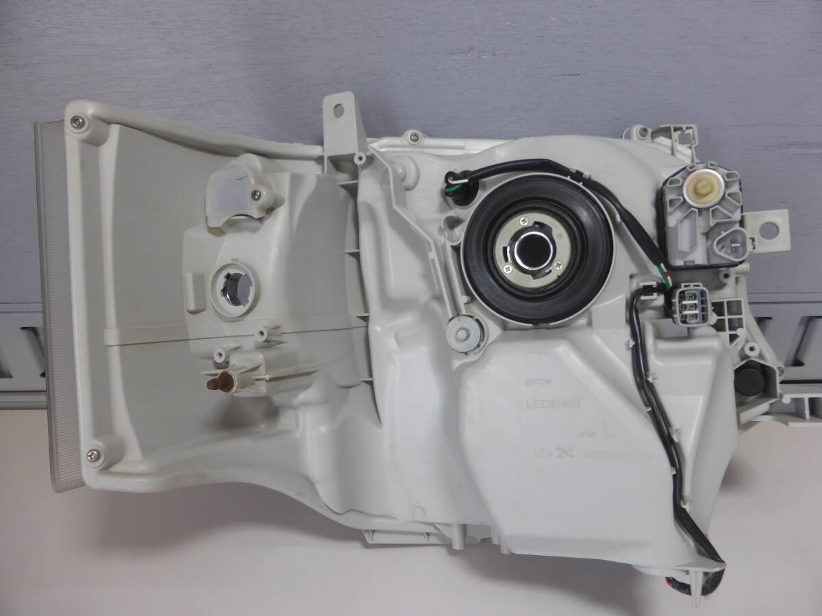 Toyota HiAce TRH KDH GDH 200 Series Left LED Headlight KOITO 26-137 OEM 2013-