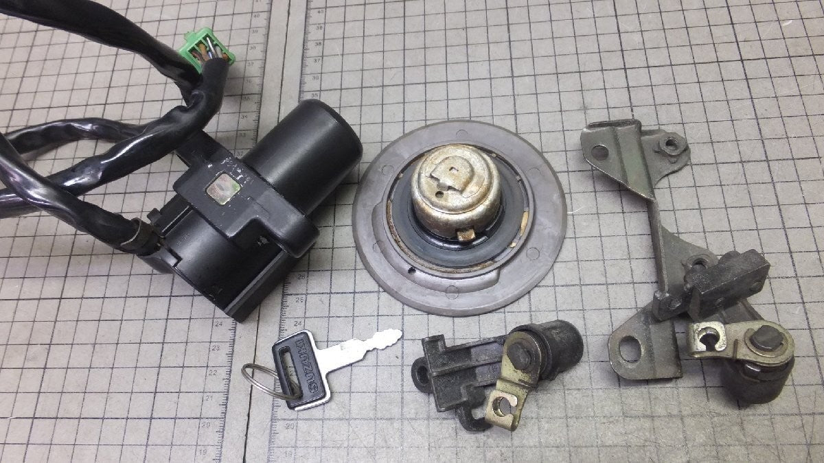 Suzuki RG400 Gamma 1985-1986 Ignition Switch Lock Key Set Genuine OEM
