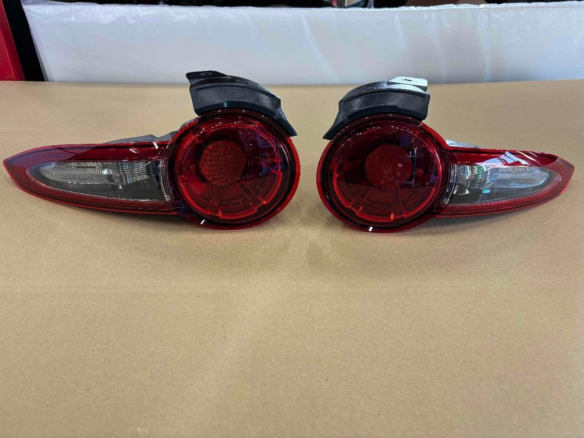 Mazda Genuine Miata MX-5 ND Roadster Tail Light RH LH Set STANLEY W2740 Used