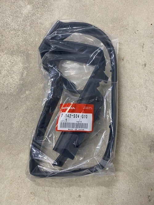 74142-S04-G10 Honda Civic Type-R EK9 Bonnet Hood Seal OEM Japan New Genuine