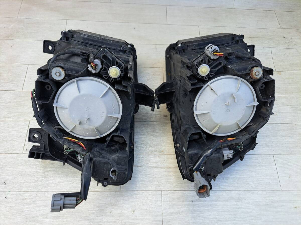Nissan Stagea NM35 M35 2001-2004 HID Xenon Headlight KOITO 100-63636