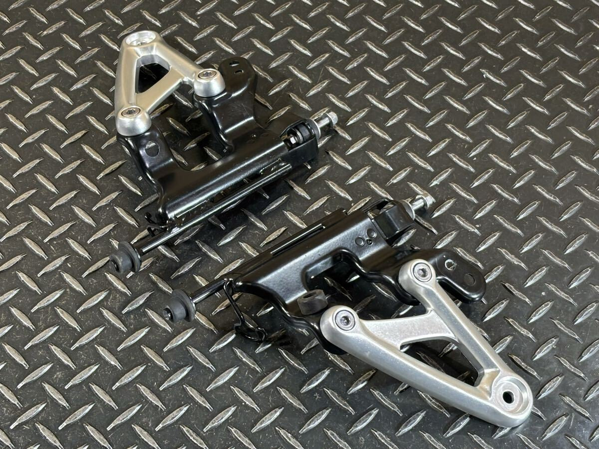 Triumph Thruxton 1200 R 2016-2019 Headlight Bracket Genuine OEM