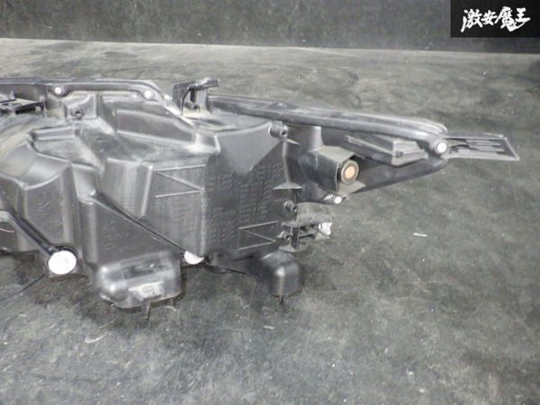 Toyota Harrier 60 ZSU ASU 60W 65W AVU65W 2017-2020 Right LED Headlight OEM JDM