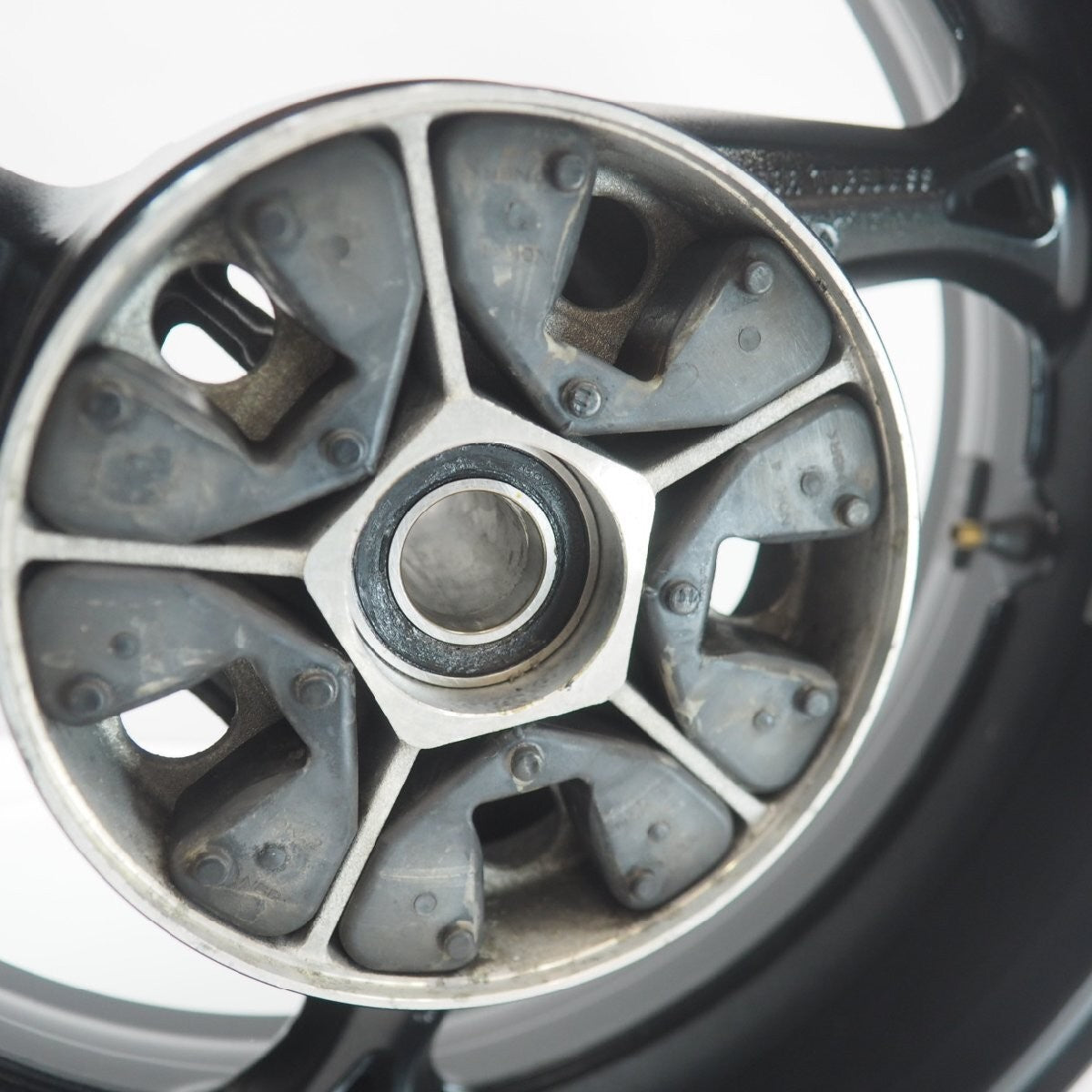 Suzuki Hayabusa GSX1300R GX72A 2008-2019 Rear Wheel 17x6.00 OEM