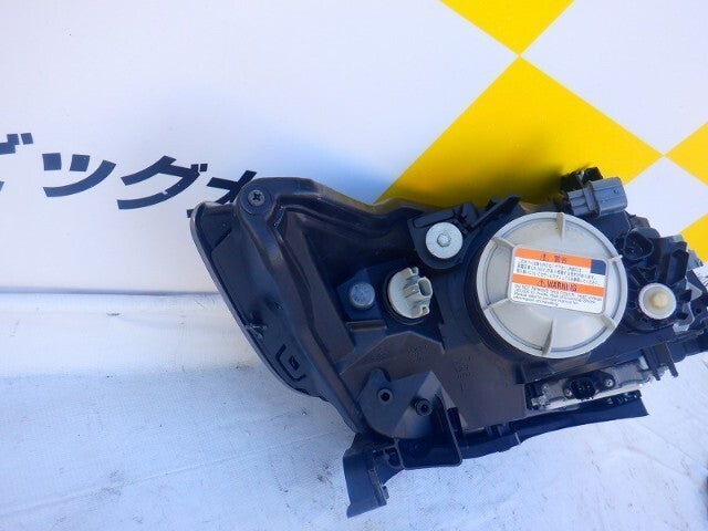 Honda CR-Z DAA-ZF1 Left Headlight 33150-SZT-J02 Koito 100-22010