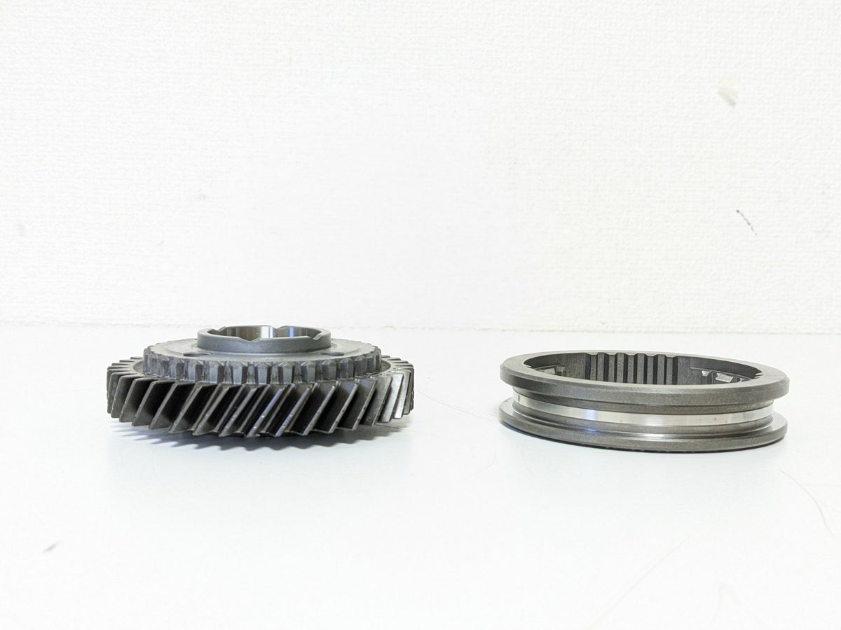 Toyota RAV4 Genuine 5TH Gear Repair KIT, GEAR &amp; SLEEVE &amp; BEARING Set OEM