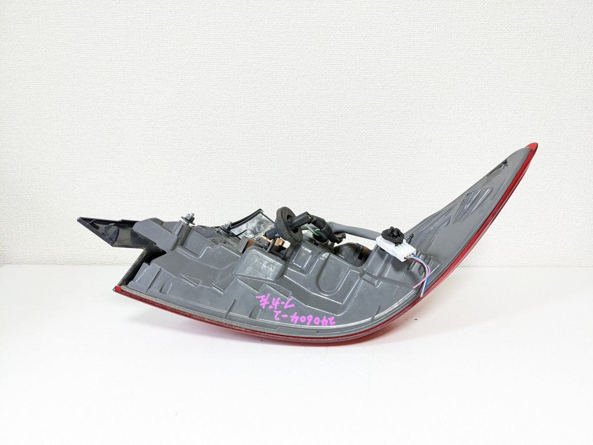 OEM 2011 - 2014 LH Infiniti M37 M56 Nissan FUGA Y51 Taillight Tail Light Lamp
