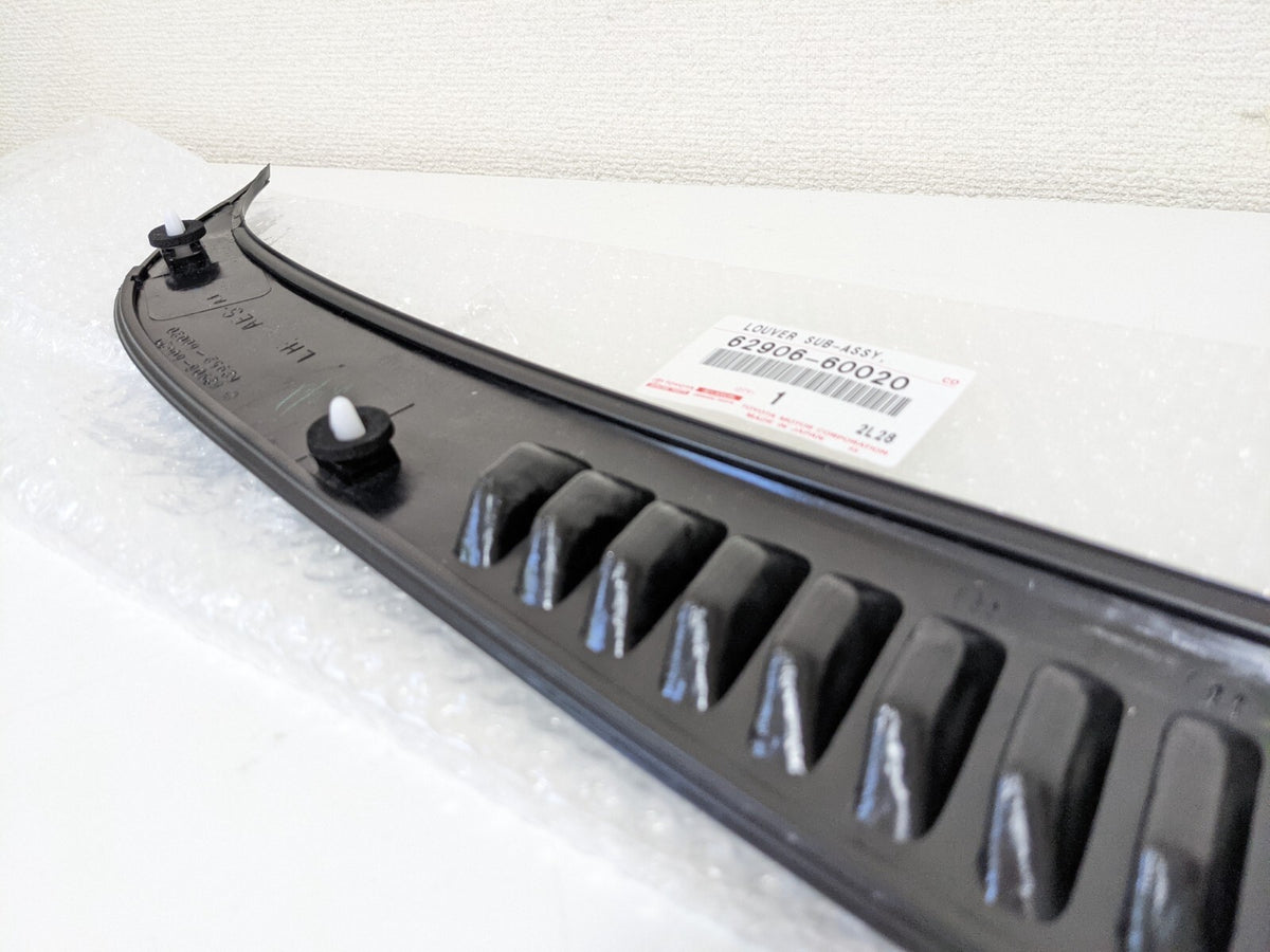 Genuine Toyota Land Cruiser 80 FJ80 Rear Louver Quarter Side Window Vent Set