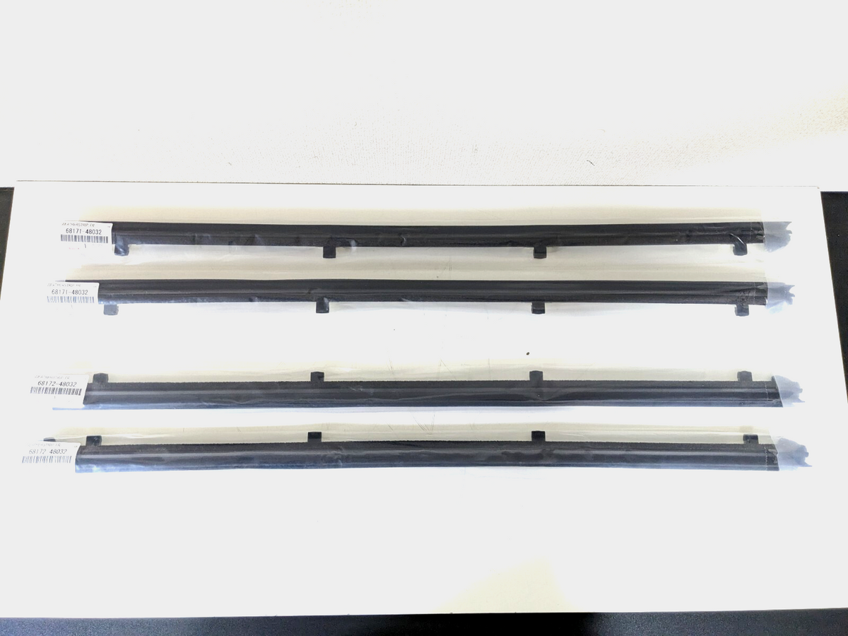 Genuine Lexus RX400H RX330 RX350 Weatherstrip Front Door Glass Inner L+R OEM