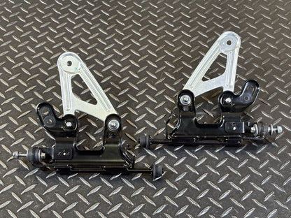 Triumph Thruxton 1200 R 2016-2019 Headlight Bracket Genuine OEM