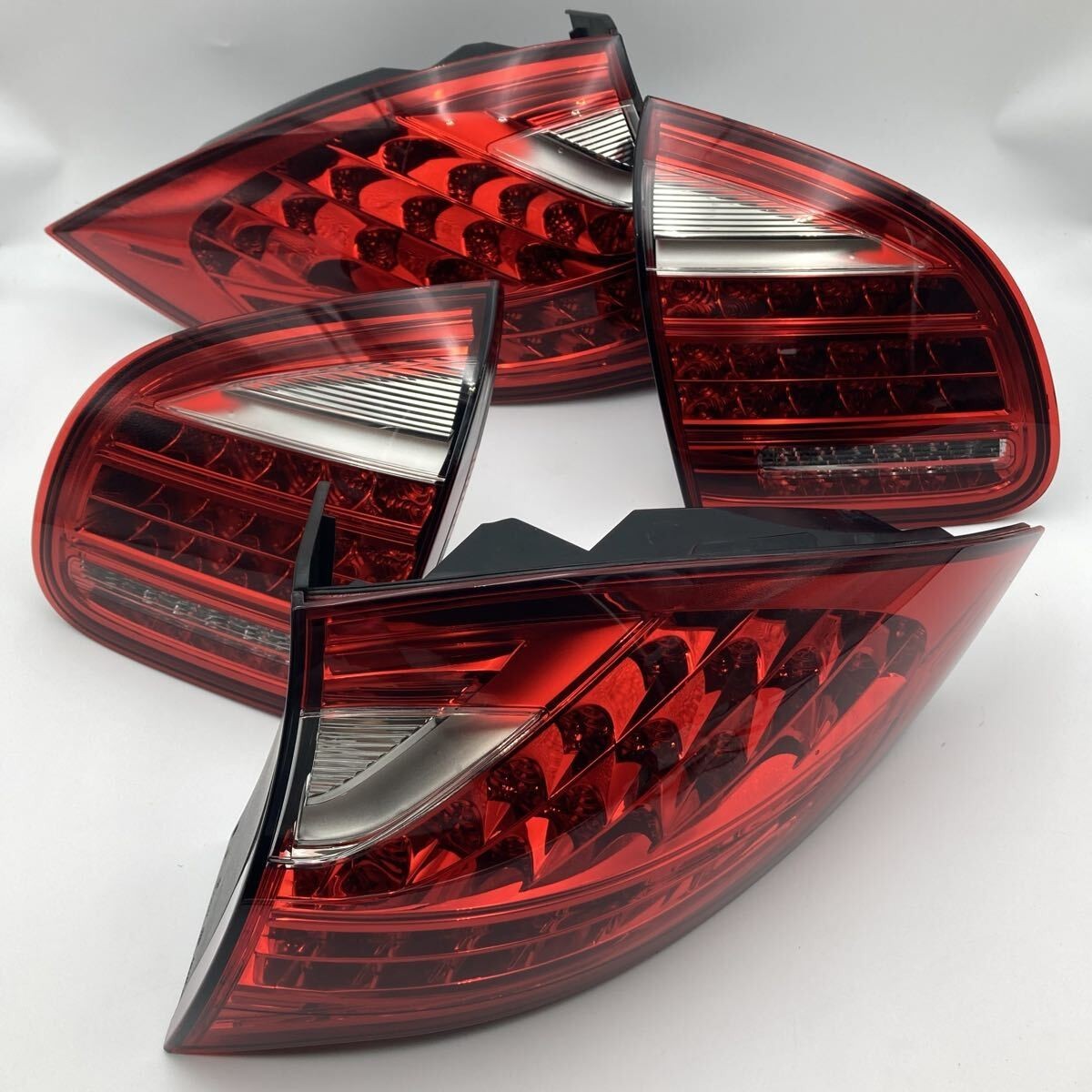 Porsche Cayenne 958 Early Model Tail Light Rear Lamp OEM Genuine