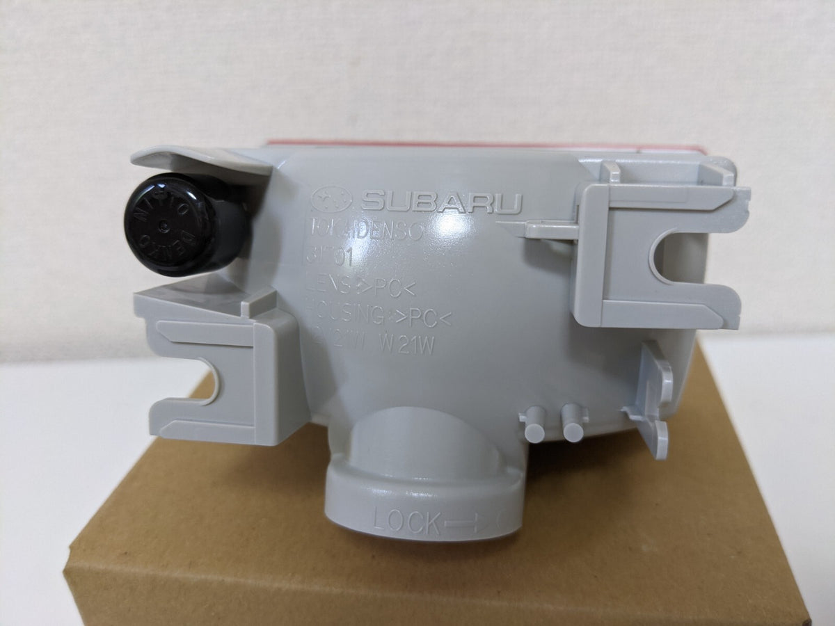 84913FG420 SUBARU LENS&BODY COMPL GENUINE
