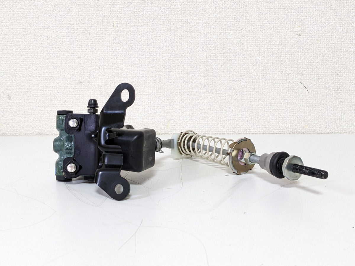 TOYOTA OEM Load Sensing Valve ASSY &amp; Spring for Hiace 47900-26543