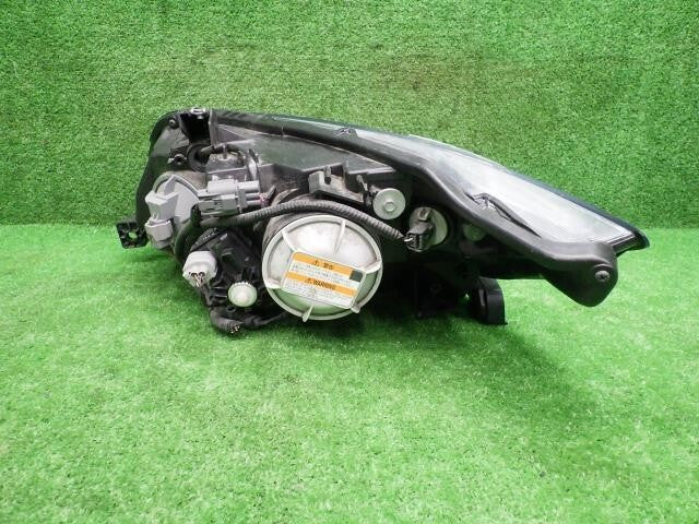 Honda CR-Z DAA-ZF1 Right Headlight Alpha NH624P Koito 100-22010 33101-SZT-J12