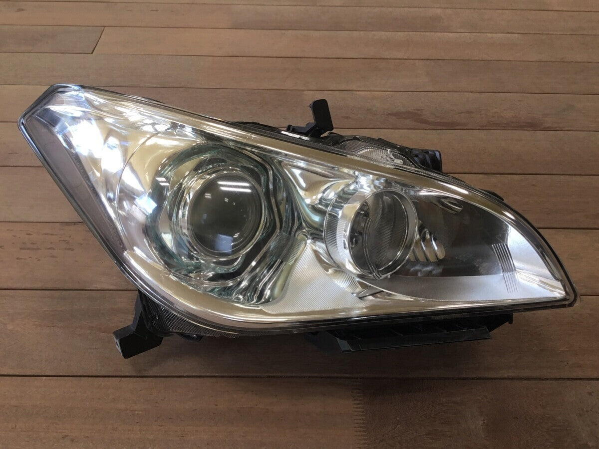 Nissan Fuga Y51 Infiniti M37 Headlight Set KOITO 100-23041