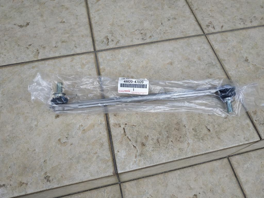 48820-47020 TOYOTA GENUINE FRONT STABILIZER BAR LINK SET OF 2 OEM
