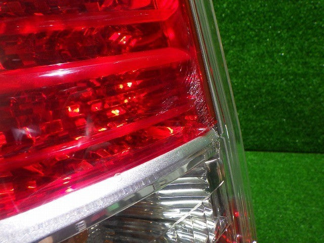 Toyota Noah Voxy ZRR70 ZRR75 Tail Light Rear Lamp Set Ichikoh 28-198 JDM