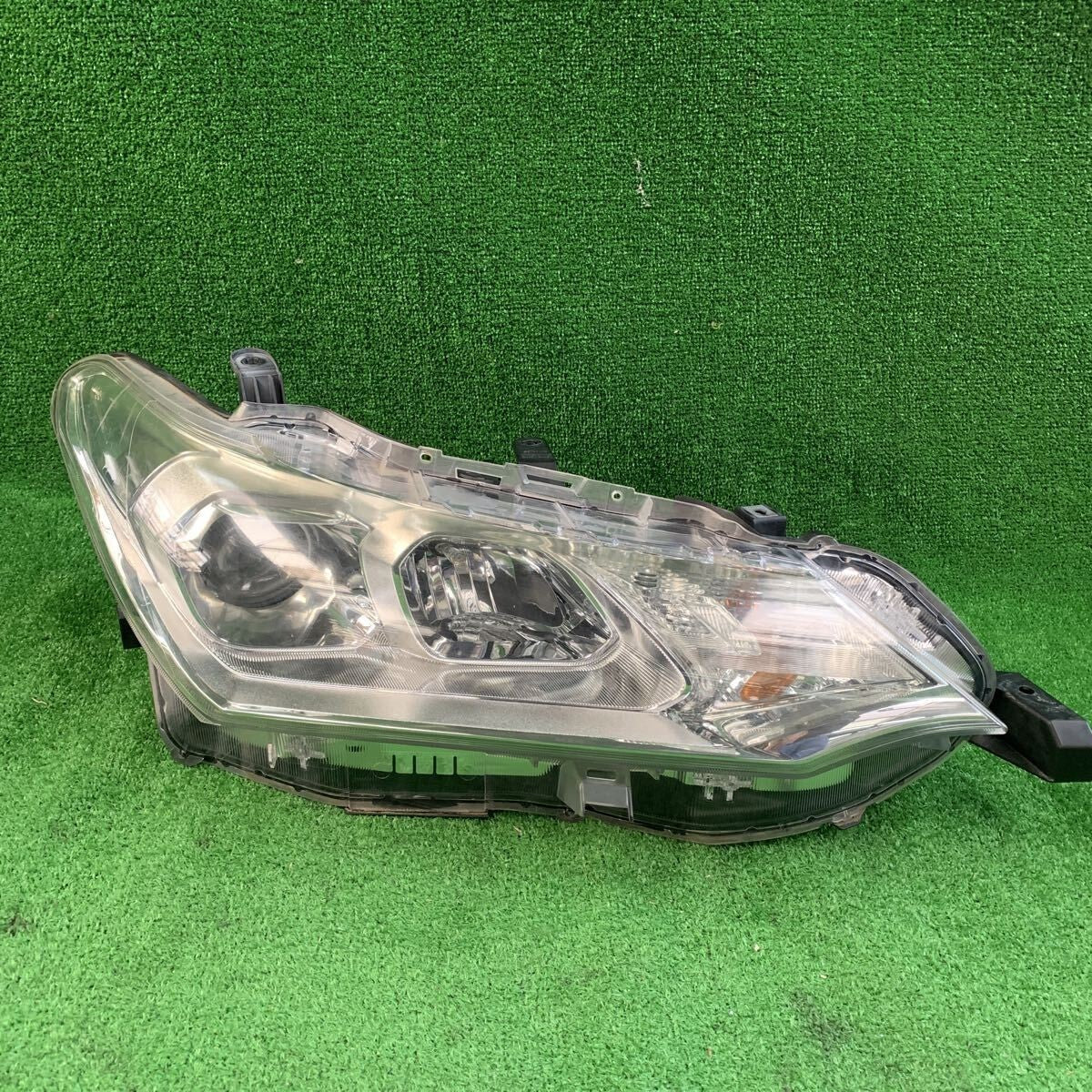 Toyota Corolla Fielder Axio 160 NZE NRE 2015-2022 Right Headlight for SL